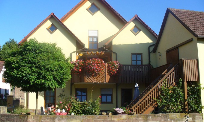 Oberschwarzach Apartment | Cozy apartment between Franconian wine country and Steigerwald