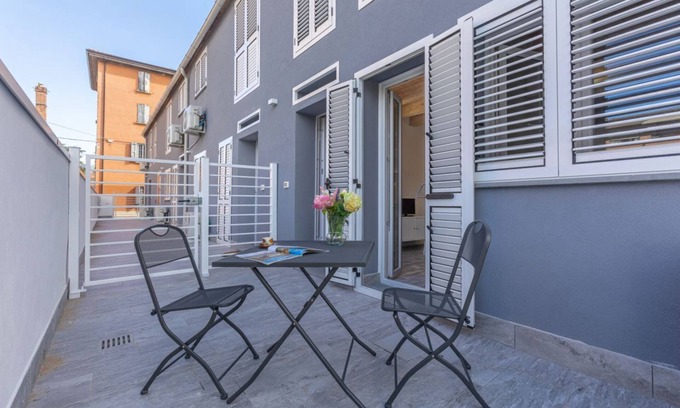 Province of Bologna Apartment | Cozy apartment equipped with all comforts to accommodate up to 3 people, including an outdoor patio where you can enjoy pleasant moments of relaxation. The accommodation is located in the Borgo Panigale district, a very quiet residential area, a few step