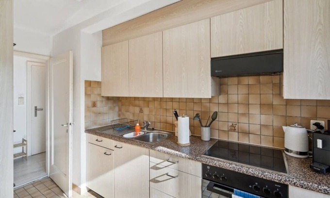 Center Apartment | Cozy Apartment in a Quiet Residential Oasis