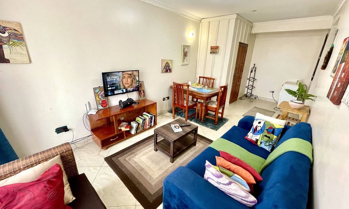 Kampala House | Cozy Apartment in Central KLA. *Unlimited Wifi, Netflix. Entire Apartment.