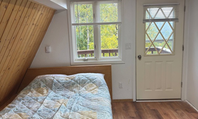 Indian Apartment | Cozy apartment in Indian AK 25 min to Anchorage & Girdwood, breathtaking views