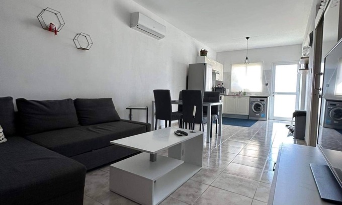 Geroskipou Apartment | Cozy Apartment in Paphos - 7min From the Beach!