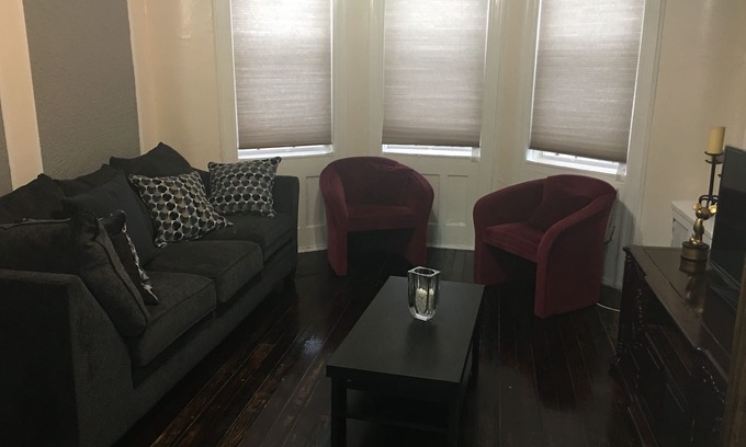 Queens Apartment | Cozy apartment in Queens