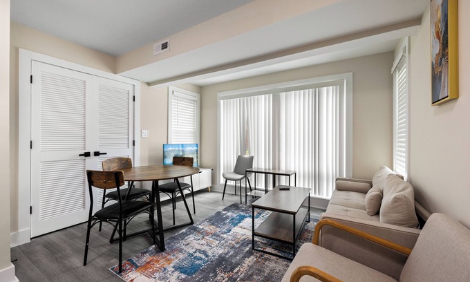 Columbia Heights Apartment | Cozy APT Perfect location 1BR