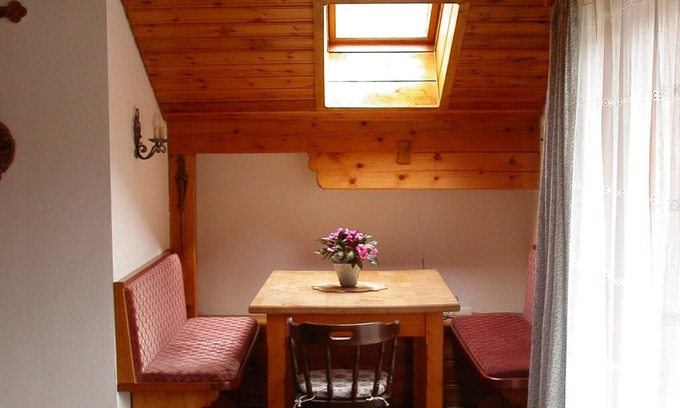 Grainau Apartment | Cozy attic apartment at the edge of the forest