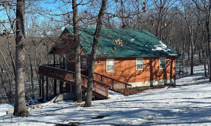 SaddleBrook House | Cozy cabin in Warsaw.nCabin in the woods, a perfect gateaway.!