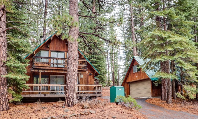 Truckee Ski Chalet | Cozy Cabin near Slopes with Spectacular Starry Skies