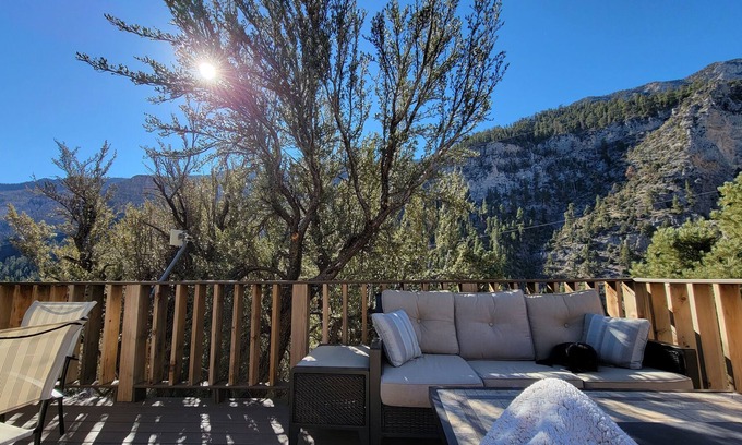Mount Charleston Cabin | Cozy Cabin Retreat in Mt Charleston, 1/2 hour from Las Vegas (1 month min)