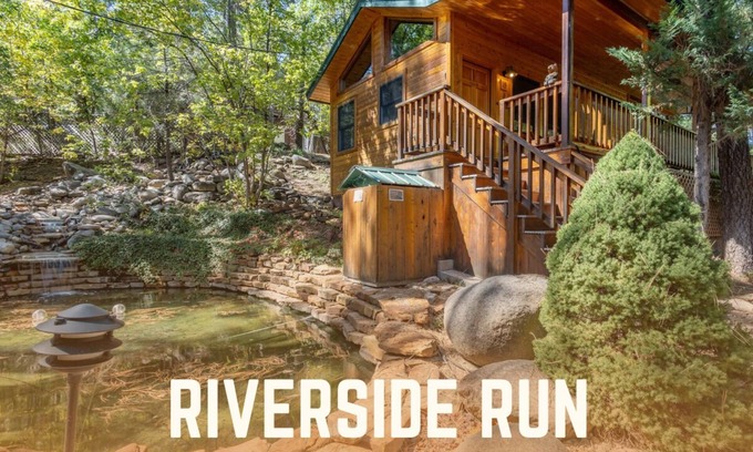 Ruidoso Cabin | Cozy Cabin w/Hot Tub & Fireplace | 5min Downtown