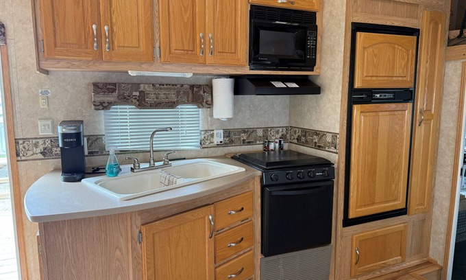 Pierre RV Rental | Cozy campground in charming West Prairie north of Pierre.