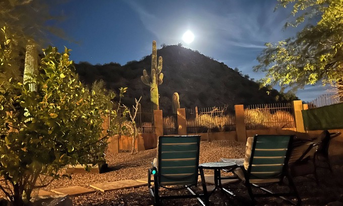 East Mesa Apartment | Cozy Casita in the Uplands Area of North East Mesa. Mountain and desert views.