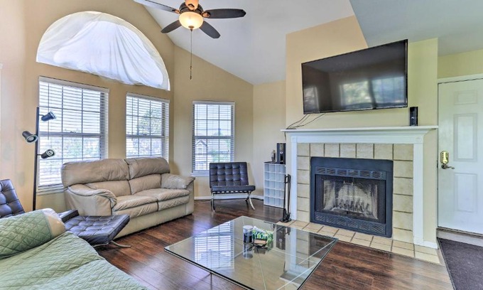 Englewood Apartment | Cozy Centennial Condo about 15 Mi to Downtown Denver!