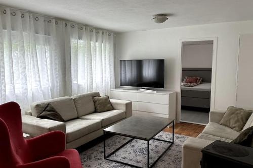 Jorpeland Apartment | Cozy Central Apartment- Pulpit-R