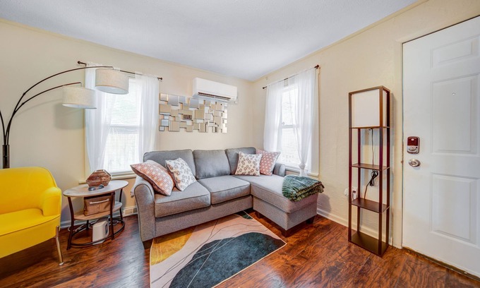 Cleveland House | Cozy Chalet Bungalow in West Park - Cleveland