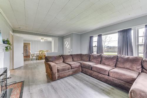 Charlotte House | Cozy Charlotte Home with Fire Pit about 6 Mi to Uptown!