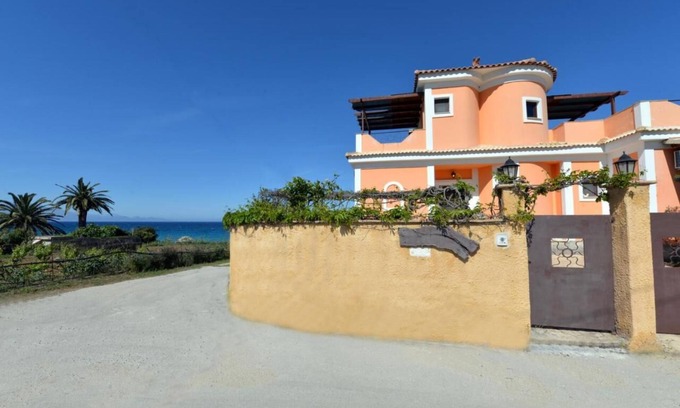 Psarou Villa | Cozy, charming villa for families and friends located in crystal blue Zakynthos.