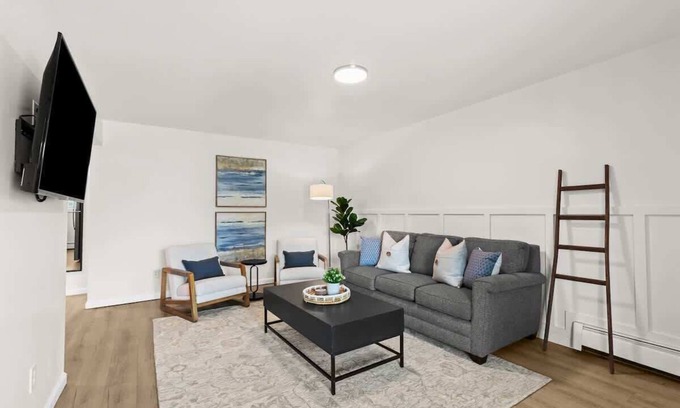Mount Clemens Apartment | Cozy & Clean 2nd Floor Apt. - King Bed | Workspace