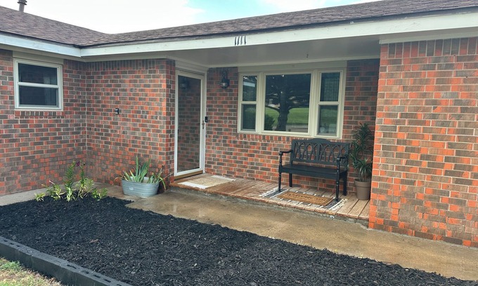 Clarendon House | Cozy, comfortable home in a quiet neighborhood!