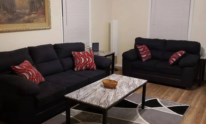 Midwest City House | Cozy, Comfy Midwest City