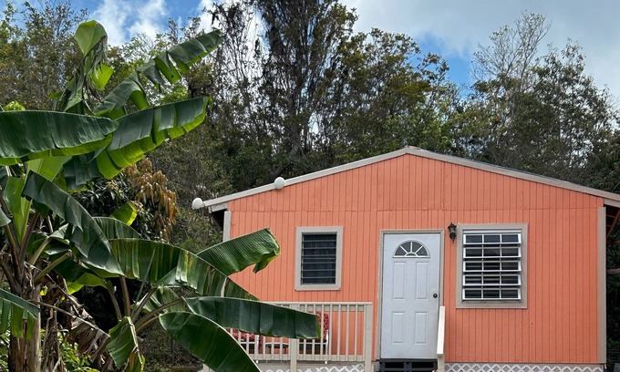 Estate Susannaberg Cottage | Cozy Conch Shell Cottage Retreat for 2