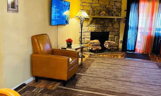 Hampden South Apartment | Cozy Condo in Denver Tech Center