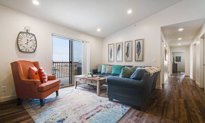 Moab South Valley Condo | Cozy condo w/shared seasonal pool & hot tub/free WiFi - short drive to Arches