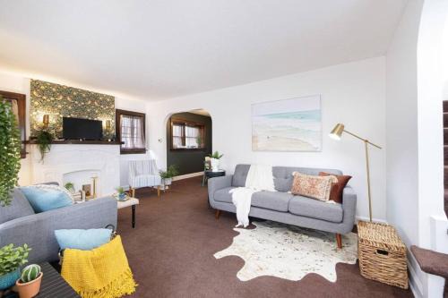 Northside House | Cozy & Convenient Getaway 3BD 2BA Dog Friendly