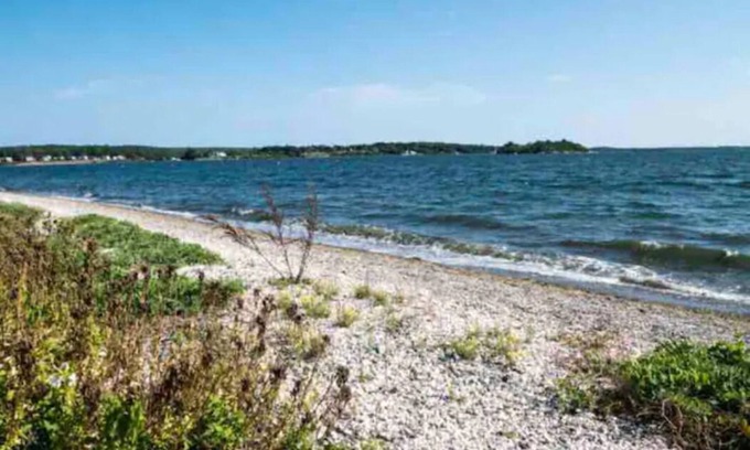 Portsmouth Cottage | Cozy Cottage By Water and Near Downtown Newport