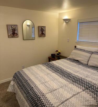 Kimberly House | Cozy Cottage House A with Carport