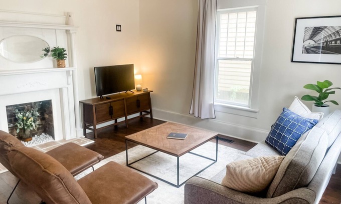 Huntsville Cottage | Cozy Cottage 🏡in Five Points. 4 min from Downtown/15 min from the airport ✈️.