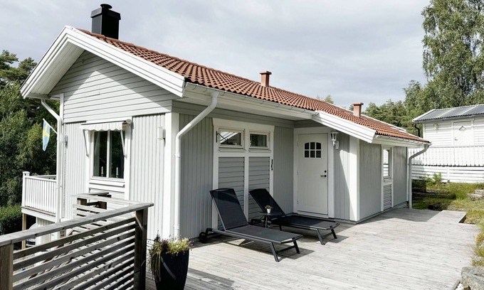 Kode Ski Chalet | Cozy cottage in Kode near rocks, sand and sea | SE09073