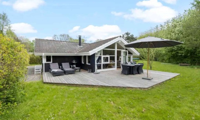 Dronningmolle House | Cozy cottage just 200 m from the beach