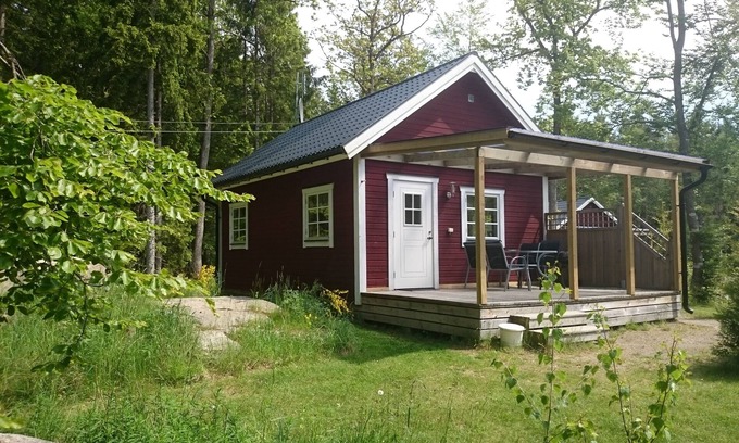 Hallaryd Cottage | Cozy cottage near the lake, including free Wi-Fi and own rowing boat