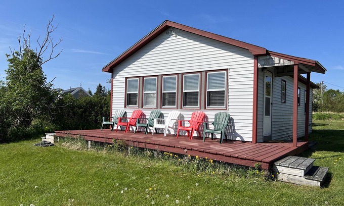 Washington County Cottage | Cozy cottage, steps from the beach.