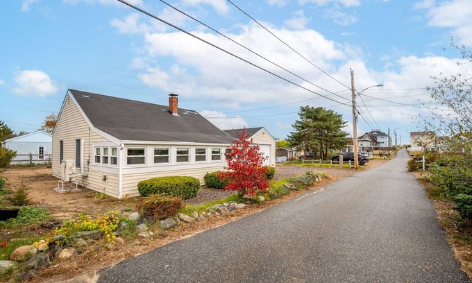 Newburyport House | Cozy Cottage steps from the beach !