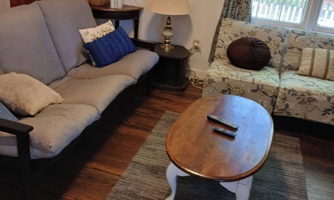 State College House | Cozy Cottage Style Townhouse - Walk to Downtown!