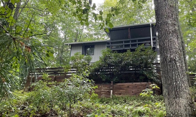 Newland Cottage | Cozy Cottage to enjoy the NC mountains , close to everything