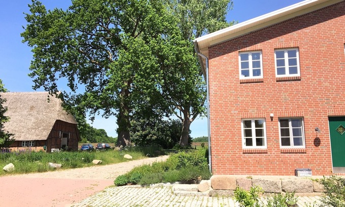 Kothel Apartment | Cozy country life between Hamburg and Lübeck. 2-room-apartment 2 to max. 4 pers.