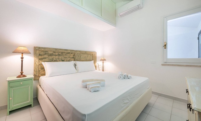 Solanas House | Cozy country villa set in a large garden