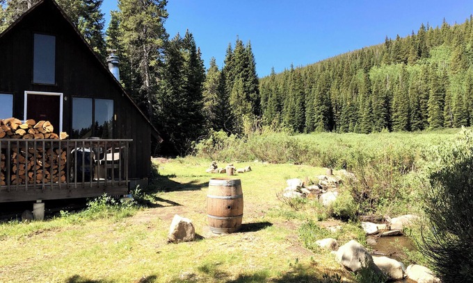 Blue River House | Cozy Creekside Cabin on 1.5 acres minute to Breckenridge