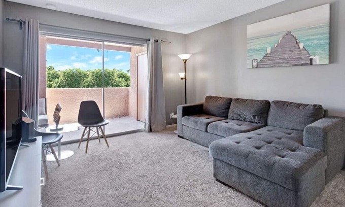 Mesa Grande Condo | Cozy Cubs Condo Walking Distance Cubs Stadium