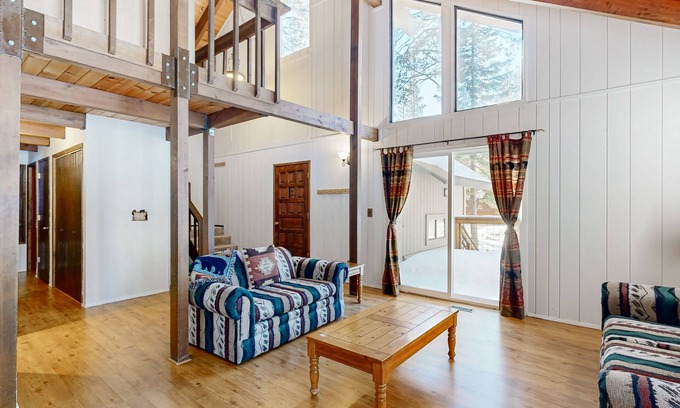 Truckee House | Cozy dog-friendly home with loft, streaming, deck, W/D, & nearby attractions