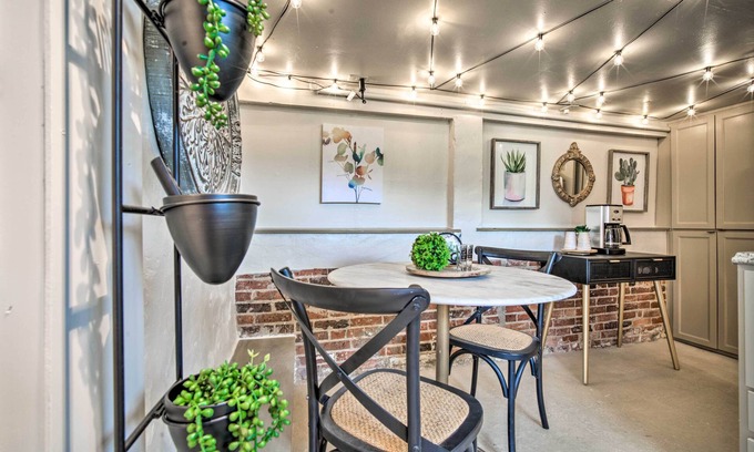 El Paso Apartment | Cozy El Paso Studio w/Patio ~ 5 Mi to Utep!