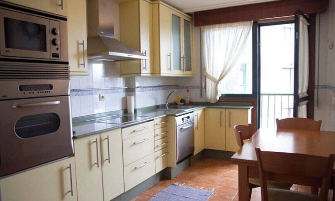 Baiona Apartment | Cozy Family Haven: 100m to Beach, Patio for Kids, Fully Equipped, Great Views