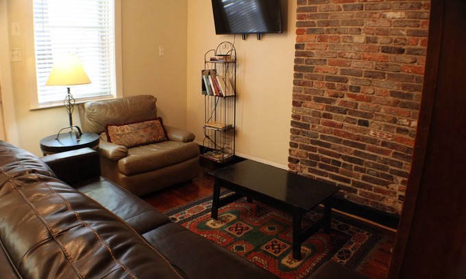 Fells Point Apartment | Cozy Fells Point Gem/In The Heart of Fells Point
