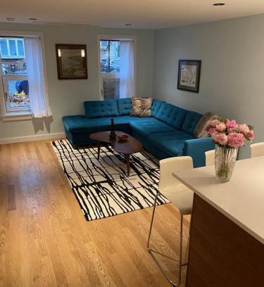Williamsburg Apartment | Cozy Garden Apt in Williamsburg NYC Townhouse