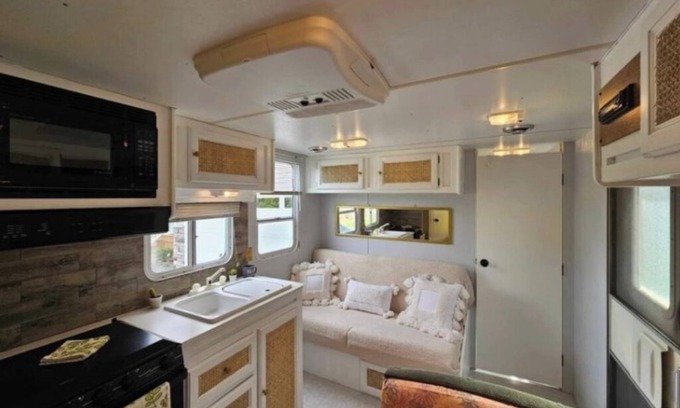 Lucasville House | Cozy Glamping Guesthouse with private yard, patio, firepit.