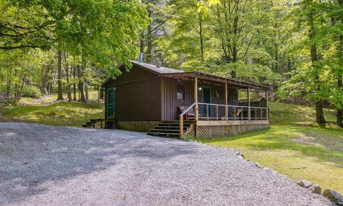 Green Bank House | Cozy Green Bank Cabin about 2 Mi to Observatory!