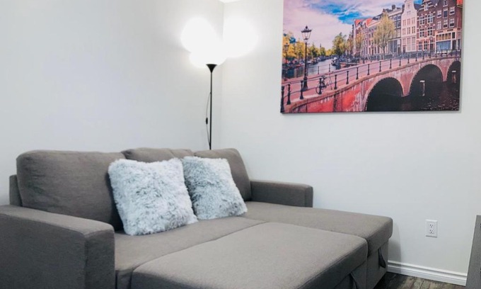 Northeast Edmonton House | Cozy Guest Suite with private entrance