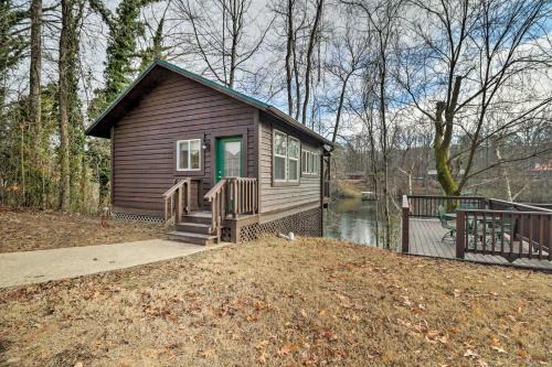 Wilburn Apartment | Cozy Heber Springs Cabin with Deck and Dock!